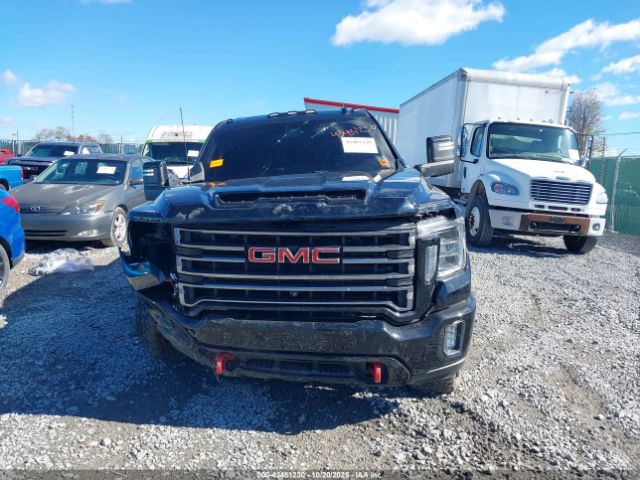 GMC Sierra 2500 Image 9