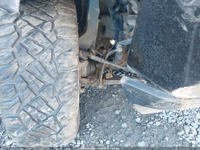 GMC Sierra 2500 Image 10