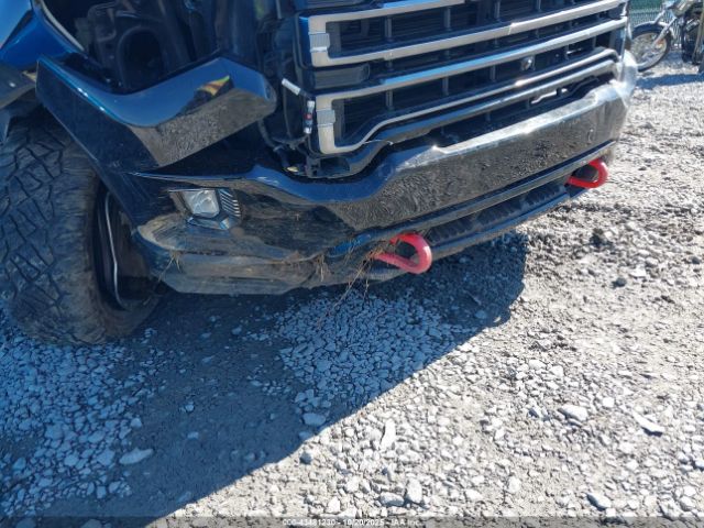 GMC Sierra 2500 Image 13